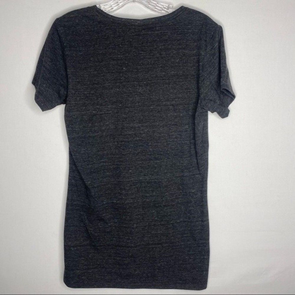 5/$25 District Heathered Gray V Neck Short Sleeve Jake Dodds Stagecoach Revolver - Picture 6 of 8